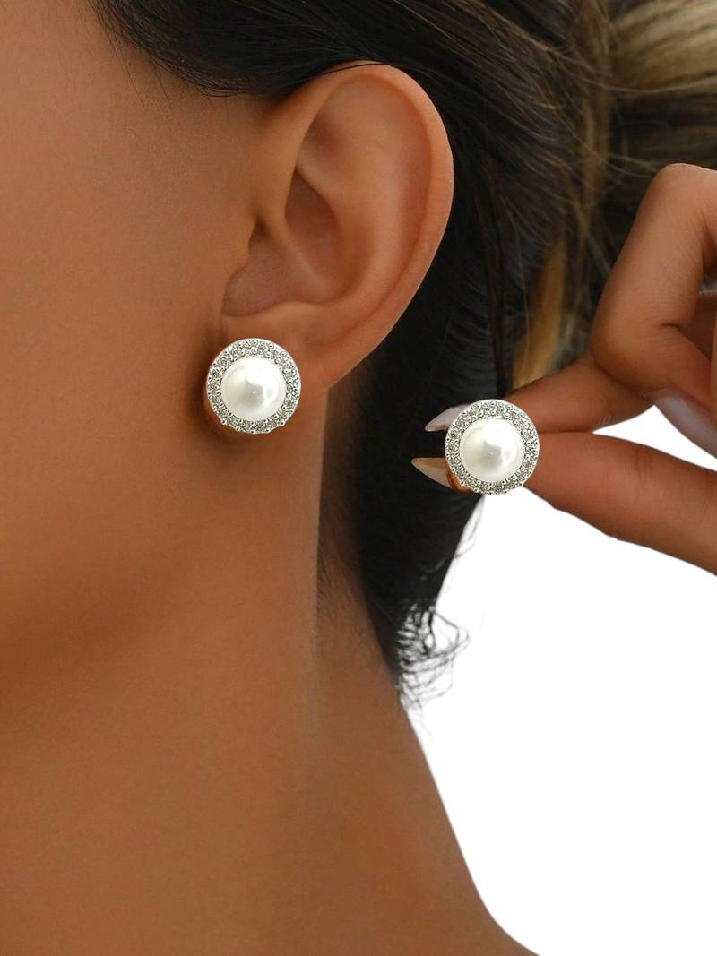 Silver plated cz halo design stud earrings