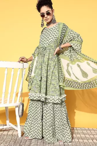 Women floral pure cotton print parade kurta set