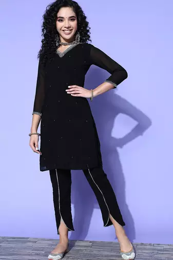 Ethnic motifs embroidered v-neck kurta with trousers