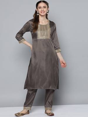 Women charcoal grey ethnic motifs embroidered sequinned kurta with trousers 1