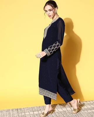 Women blue ethnic motifs embroidered kurta with trousers & with dupatta 4