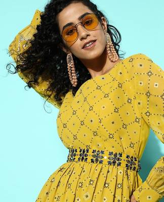 Women printed regular mirror work kurta with palazzos 2