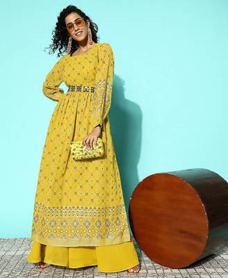 Women printed regular mirror work kurta with palazzos 1