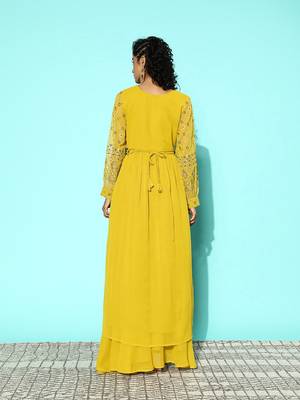 Women printed regular mirror work kurta with palazzos 5