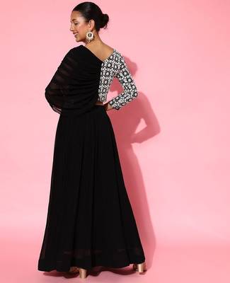 Women black floral embroidered regular sequinned top with skirt 5