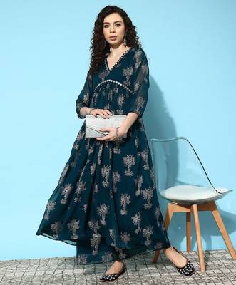 Women floral printed regular mirror work kurta with palazzos 3