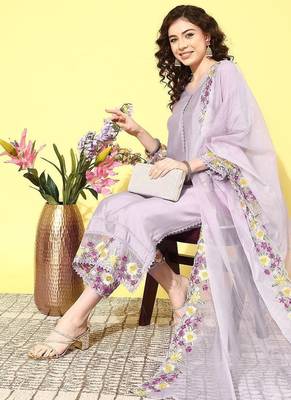 Women floral embroidered regular sequinned kurta with trousers & with dupatta 1