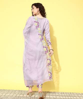 Women floral embroidered regular sequinned kurta with trousers & with dupatta 4