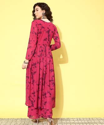 Women printed pleated kurta with palazzos 5