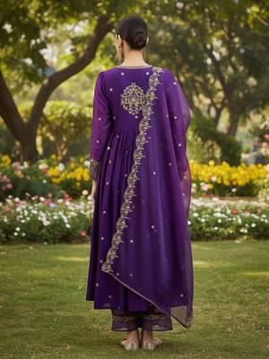 Women ethnic motifs embroidered panelled kurta with palazzos & with dupatta 5