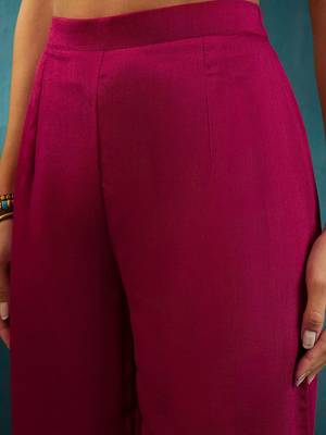 Floral embroidered v-neck thread work straight kurta with trousers and dupatta 3
