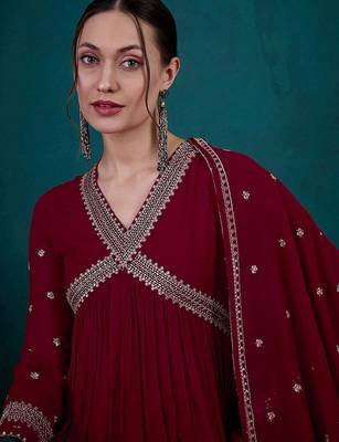 Women ethnic motifs embroidered anarkali kurta with trousers & dupatta 2