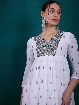 Floral embroidered v-neck georgette a-line kurta with trousers & dupatta 2