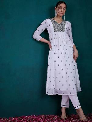 Floral embroidered v-neck georgette a-line kurta with trousers & dupatta 4