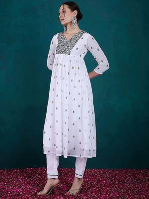 Floral embroidered v-neck georgette a-line kurta with trousers & dupatta 5
