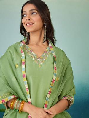 Floral printed v-neck thread work straight kurta with trousers & dupatta 2