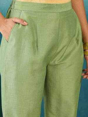 Floral printed v-neck thread work straight kurta with trousers & dupatta 3