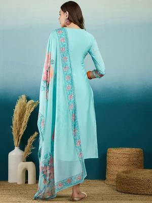 Floral printed notch neck straight kurta with trousers 5