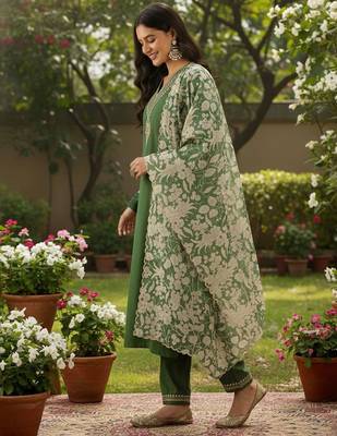 Women floral regular thread work kurta with trousers & with dupatta 4