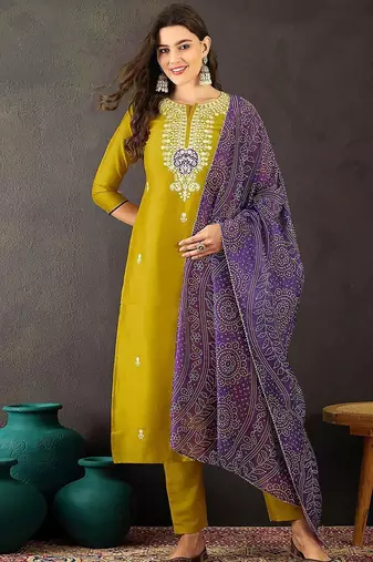 Floral embroidered zari straight kurta with trousers and dupatta