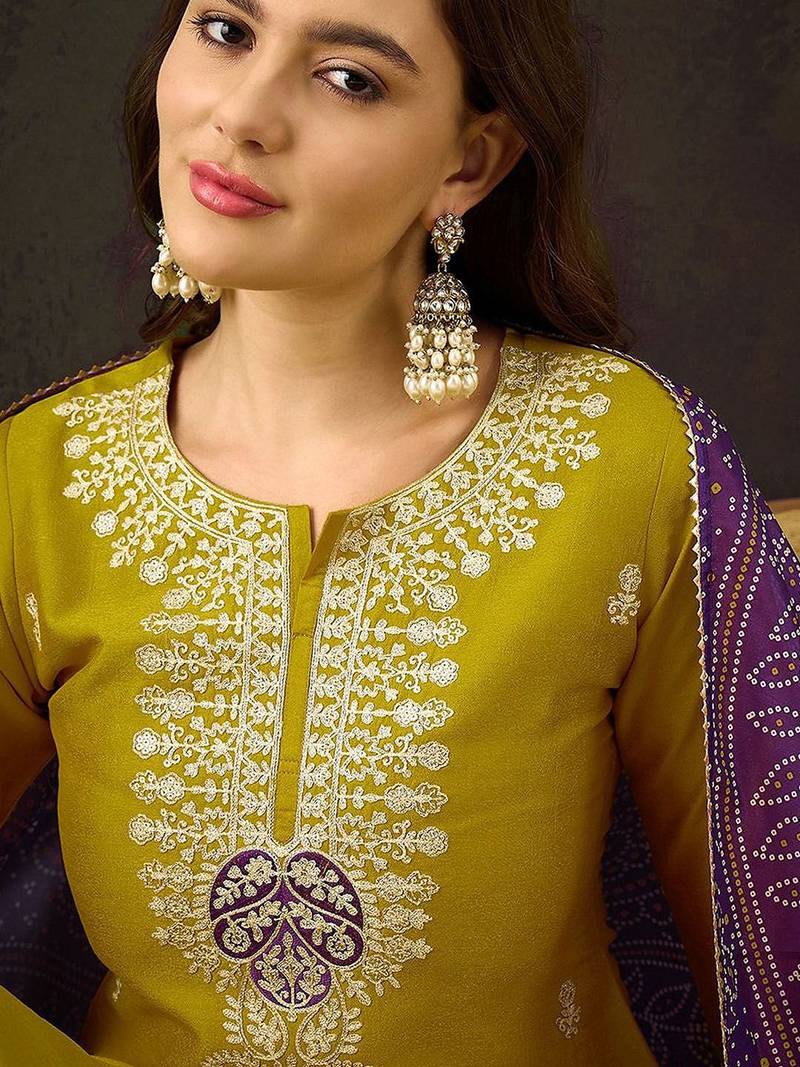 Floral embroidered zari straight kurta with trousers and dupatta