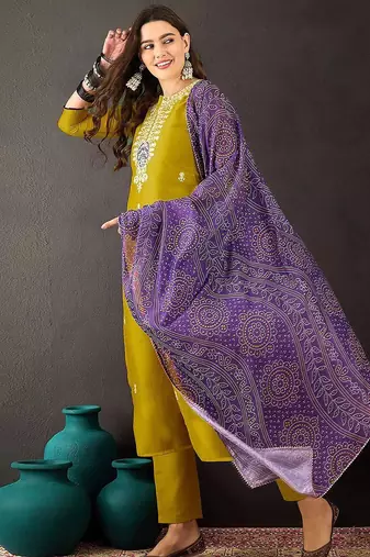 Floral embroidered zari straight kurta with trousers and dupatta