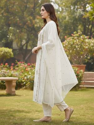 Women ethnic motifs embroidered regular thread work kurta with trousers & with dupatta 5