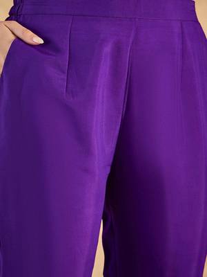 Women ethnic motifs embroidered kaftan kurta with trousers 3