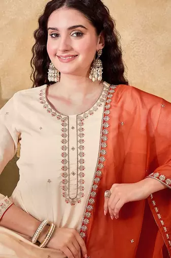Women ethnic motifs embroidered kurta with trousers & dupatta
