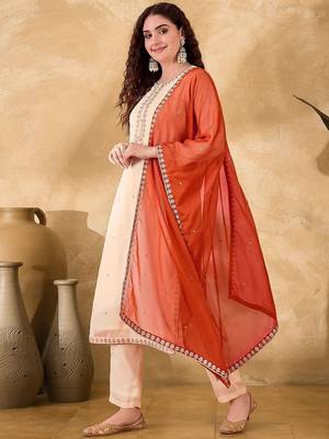 Women ethnic motifs embroidered kurta with trousers & dupatta 5