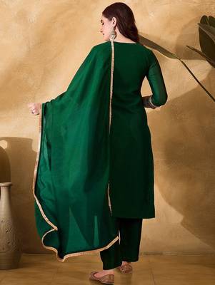 Women ethnic motifs embroidered kurta with trousers & dupatta 5