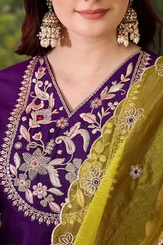Women ethnic motifs embroidered regular thread work kurta with palazzos & with dupatta