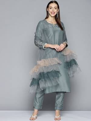 Women grey sequinned kurta with trousers & with dupatta 1