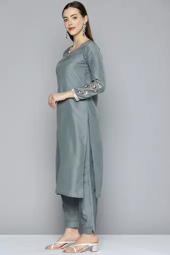 Women grey sequinned kurta with trousers & with dupatta