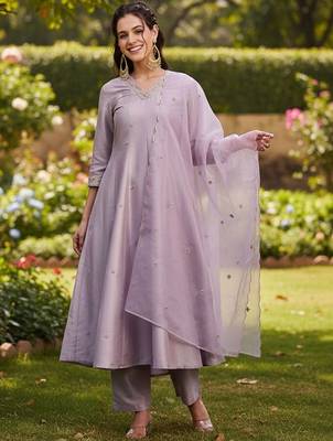Women ethnic motifs panelled sequinned kurta with trousers & with dupatta 1