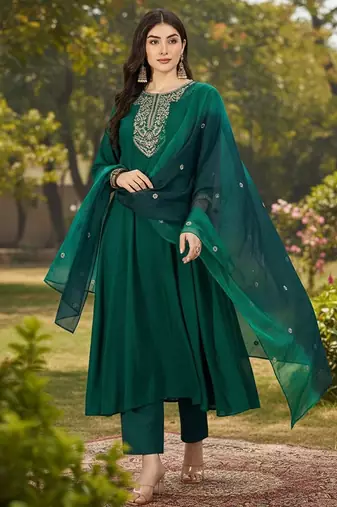 Women ethnic motifs embroidered panelled thread work kurta with trousers & with dupatta