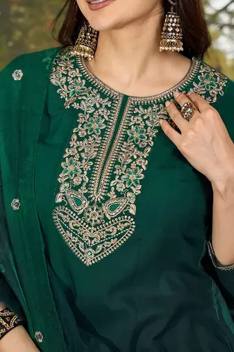 Women ethnic motifs embroidered panelled thread work kurta with trousers & with dupatta