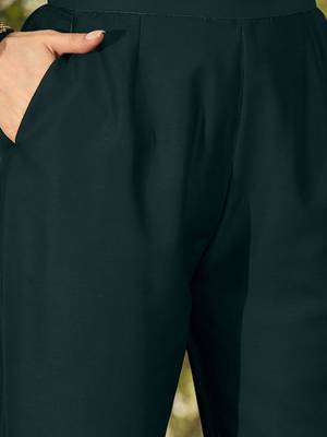 Women ethnic motifs embroidered panelled thread work kurta with trousers & with dupatta 3