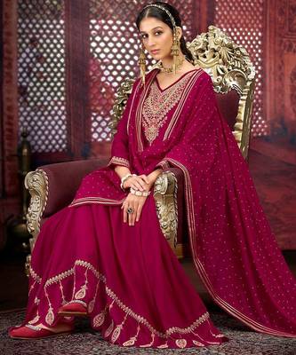 Floral zari embroidered v-neck anarkali kurta with trousers and dupatta 1