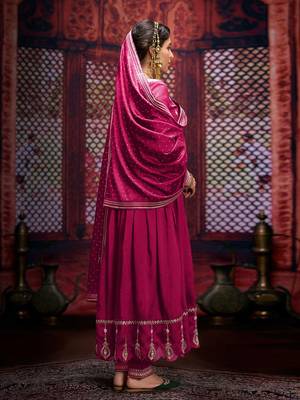 Floral zari embroidered v-neck anarkali kurta with trousers and dupatta 4