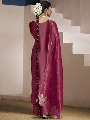 Floral embroidered zari work jacquard straight kurta with trousers & dupatta 4