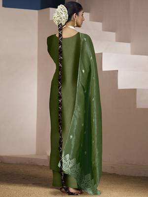 Floral embroidered zari work jacquard straight kurta with trousers & dupatta 4