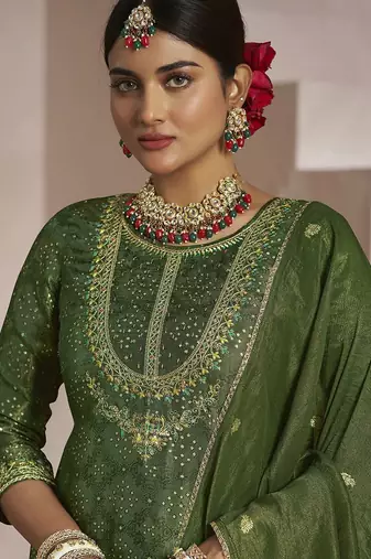 Floral embroidered zari work jacquard straight kurta with trousers & dupatta