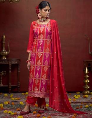 Women embroidered regular sequinned kurta with trousers &  dupatta 4