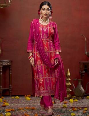Women floral embroidered regular sequinned kurta with trousers & dupatta 3