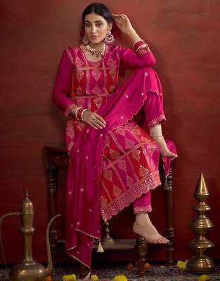 Women floral embroidered regular sequinned kurta with trousers & dupatta 4