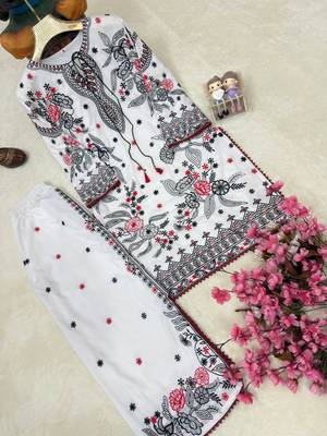 White embroidered maslin cotton co-ord set 3