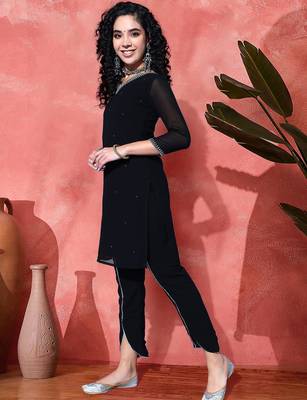 Sequence floral embroidered georgette v-neck straight kurta with trousers 4