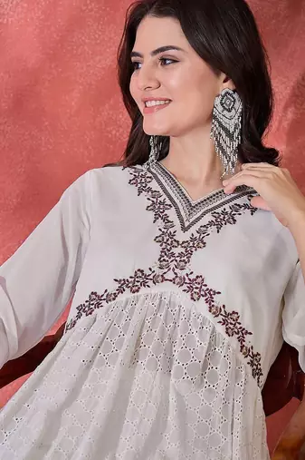 Women floral empire sequinned kurta with trousers