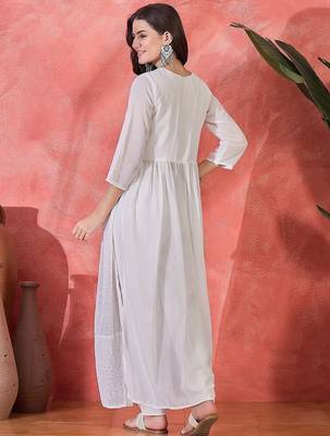Women floral empire sequinned kurta with trousers 5